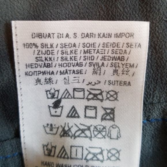 Button down blouse - Picture 6 of 6